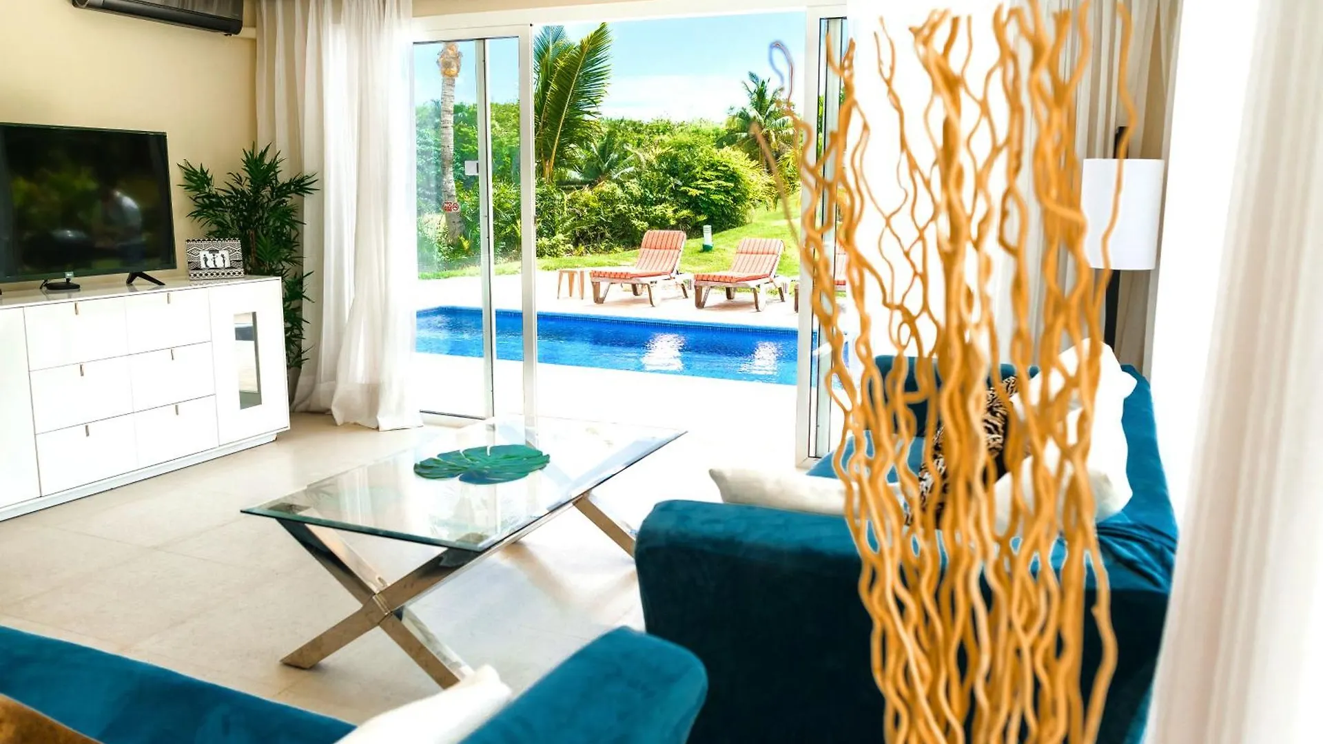 Private Iberosta Villa Fortuna - 4Bdr, Pool & Private Beach Punta Cana